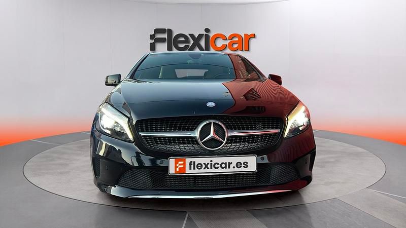 Usado Mercedes A180 Urban 122 CV (89 kW) 2017 Negro Berlina