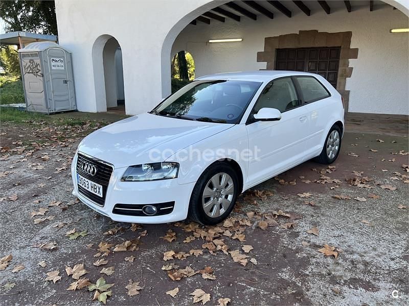 Blanco Usado 2011 Audi A3 Attraction Berlina | 7500 € (Precio justo) - Imagen 1/4