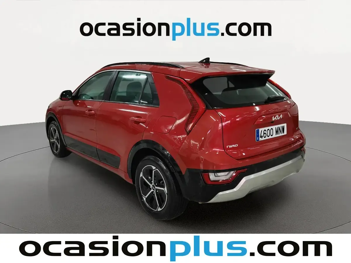 Usado Kia Niro 141 CV (103 kW) 2024 Rojo SUV