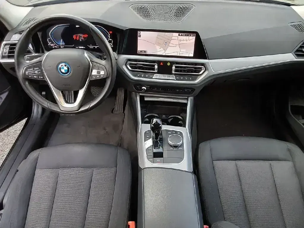Usado BMW 320e 204 CV (150 kW) 2021 Negro Berlina