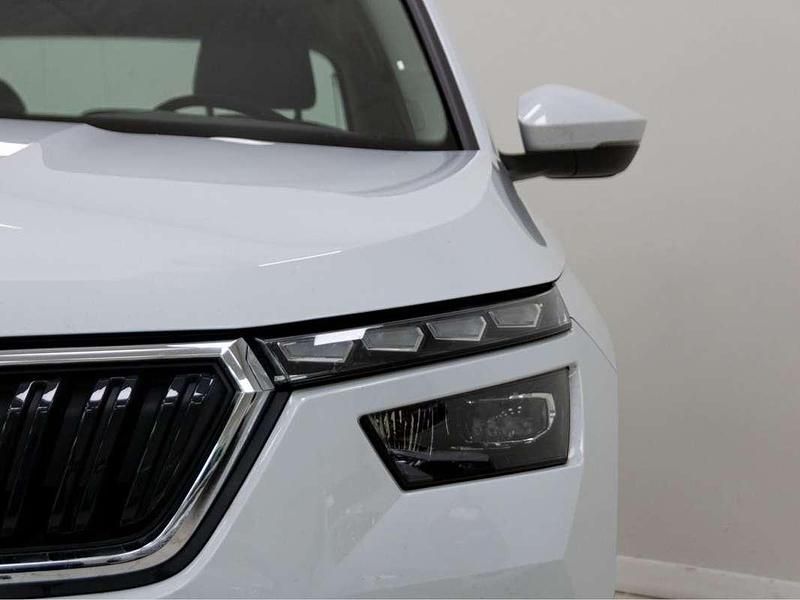 Usado Skoda Kamiq Ambition 110 CV (80 kW) 2021 Blanco SUV