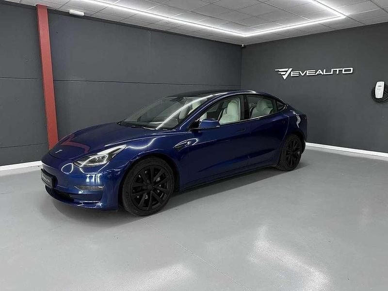 Eléctrico Usado 2022 Tesla Model 3 Long Range Berlina | 31.500 € (Buen precio) - Imagen 1/4