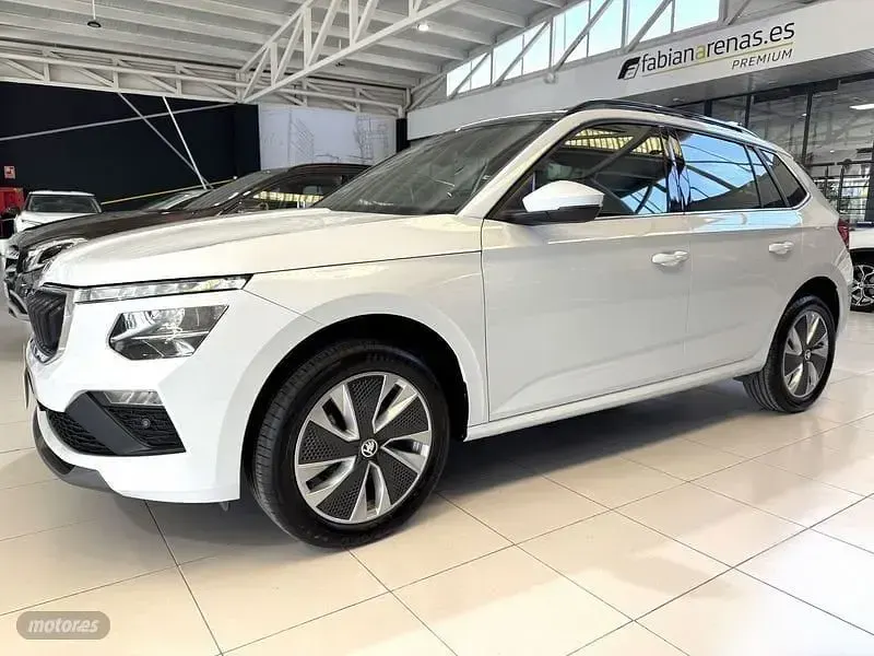 Usado Skoda Kamiq 115 CV (84 kW) 2024 Blanco SUV
