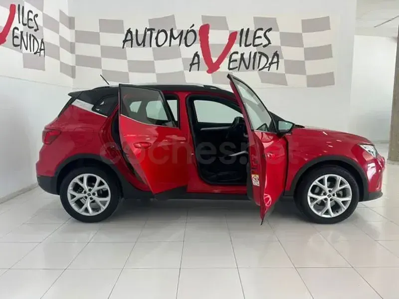 Usado Seat Arona FR 110 CV (80 kW) 2024 Rojo SUV