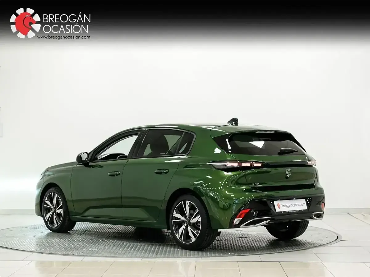 Usado Peugeot 308 Allure 131 CV (96 kW) 2022 Verde Berlina