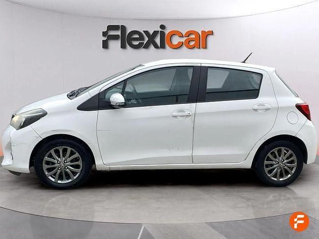 Usado Toyota Yaris Active 99 CV (72 kW) 2016 Blanco Berlina