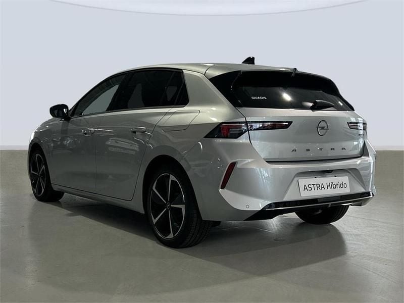 Nuevo Opel Astra Elegance 179 CV (131 kW) 2025 Kristall silve Berlina