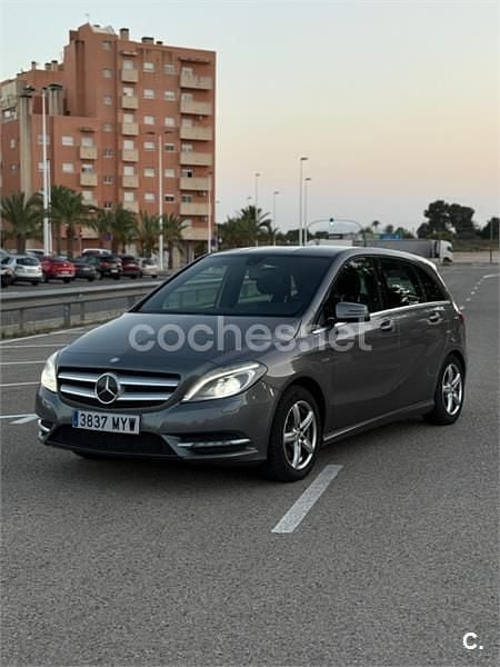 Gris / plata Usado 2013 Mercedes B200 Monovolumen | 9500 € (Super precio) - Imagen 1/4