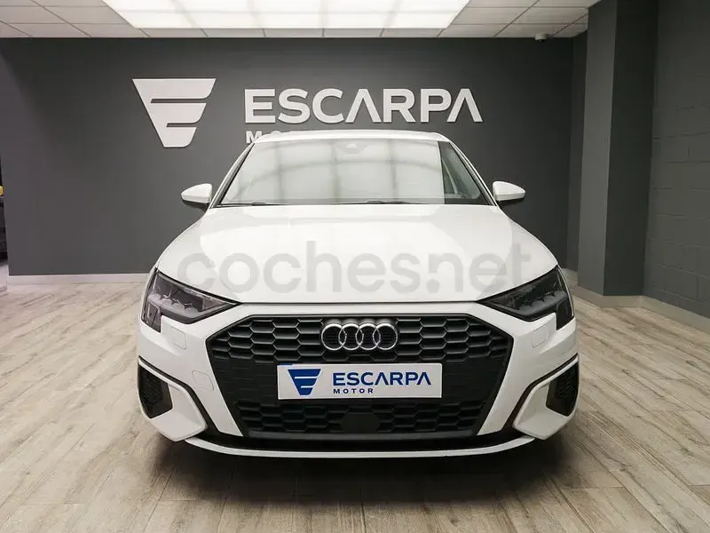 Usado Audi A3 110 CV (80 kW) 2021 Blanco Berlina