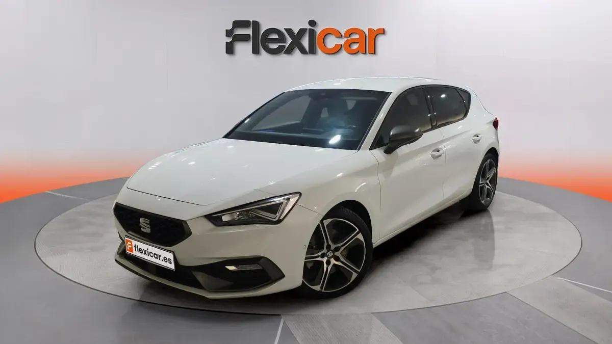 Usado Seat Leon FR 150 CV (110 kW) 2021 Blanco Berlina