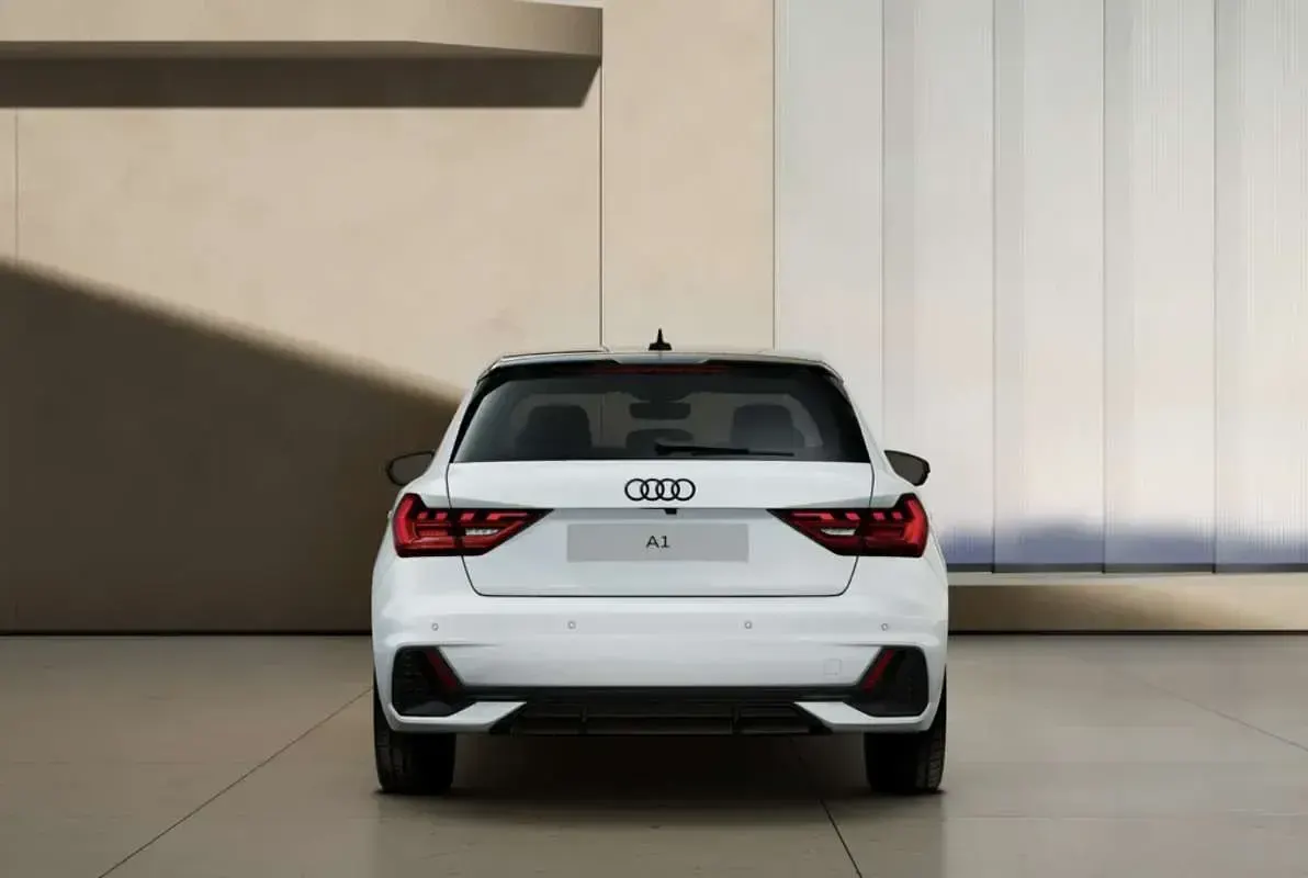 Nuevo Audi A1 Sportback Black Edition 150 CV (110 kW) 2026 Blanco Utilitario