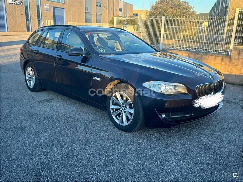 Usado BMW 520 177 CV (130 kW) 2011 Negro Familiar
