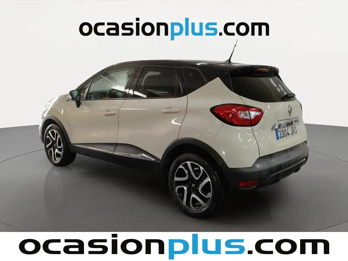 Usado Renault Captur Zen 110 CV (80 kW) 2016 Beige SUV