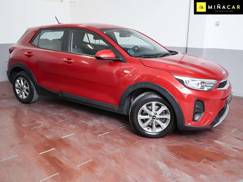 Usado Kia Stonic 84 CV (61 kW) 2022 Rojo SUV