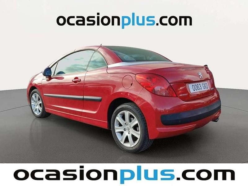 Usado Peugeot 207 CC 120 CV (88 kW) 2008 Rojo Descapotable