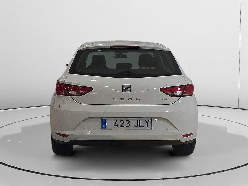 Usado Seat Leon Style 110 CV (80 kW) 2016 Blanco Berlina