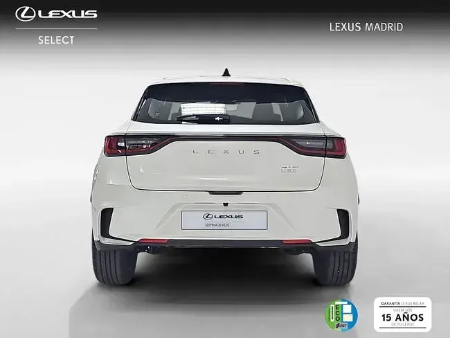 Usado Lexus LBX 136 CV (100 kW) 2026 Blanco SUV