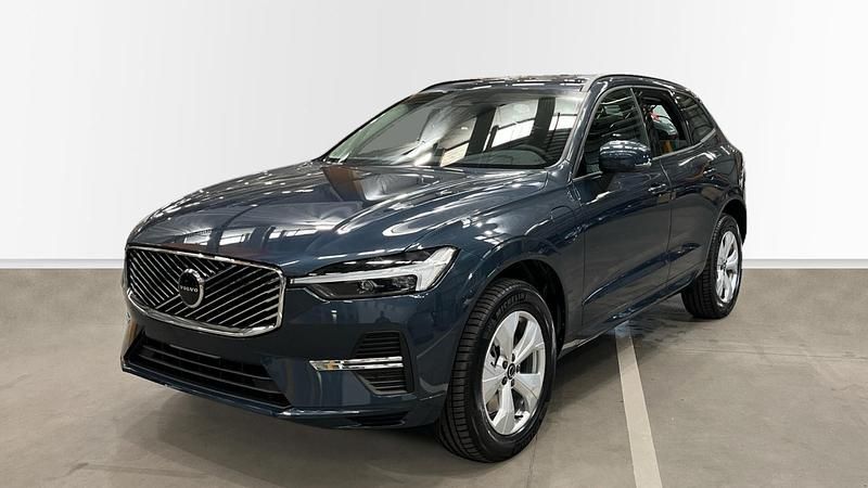 Azul Usado 2025 Volvo XC60 Core SUV | 59.900 € - Imagen 1/4