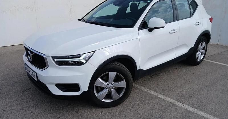 Usado 2021 Volvo XC40 Momentum SUV | 24.500 € (Precio justo) - Imagen 1/4