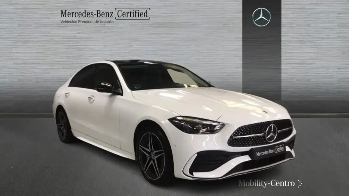 Usado Mercedes C300 204 CV (150 kW) 2024 Blanco polar Berlina