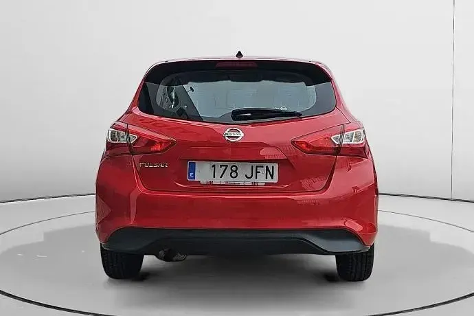Usado Nissan Pulsar Acenta 117 CV (86 kW) 2015 Rojo Utilitario