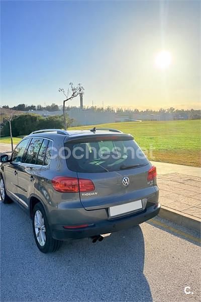 Usado VW Tiguan Sport 140 CV (102 kW) 2013 Gris / plata SUV