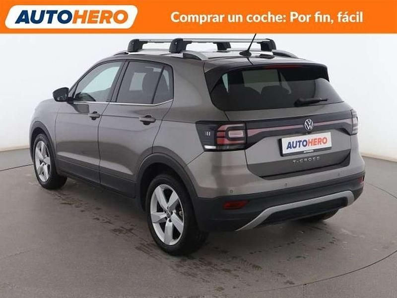 Usado VW T-Cross Sportline 110 CV (80 kW) 2021 Gris SUV