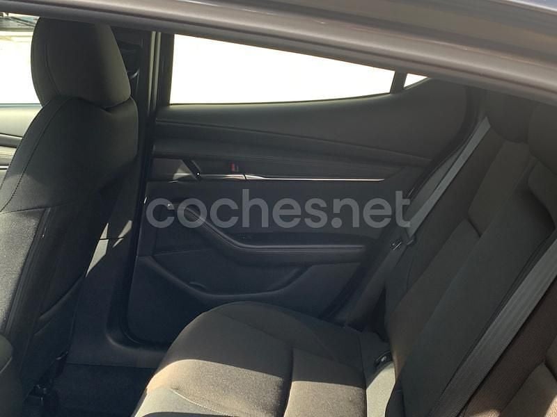 Usado Mazda 3 Center-Line 140 CV (102 kW) 2025 Blanco Berlina