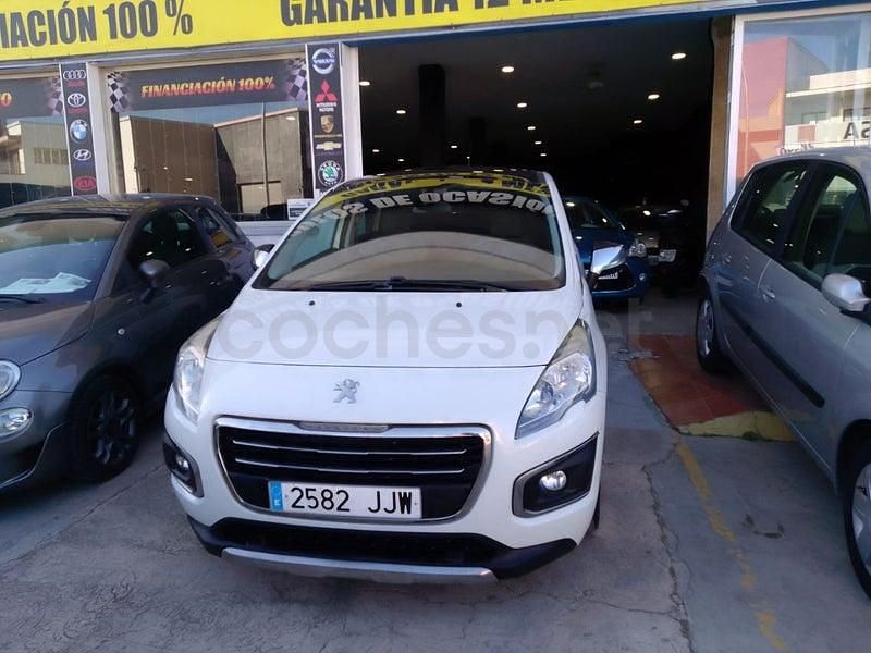 Usado Peugeot 3008 Allure 120 CV (88 kW) 2015 Blanco Familiar