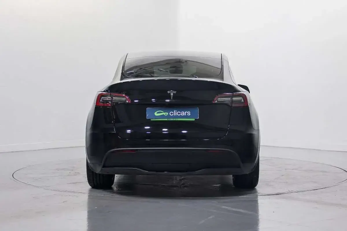 Usado Tesla Model Y RWD 188 kW (256 HP) 2023 Preto SUV