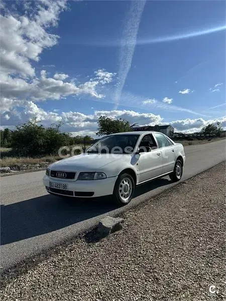Usado Audi A4 150 CV (110 kW) 1996 Blanco Berlina