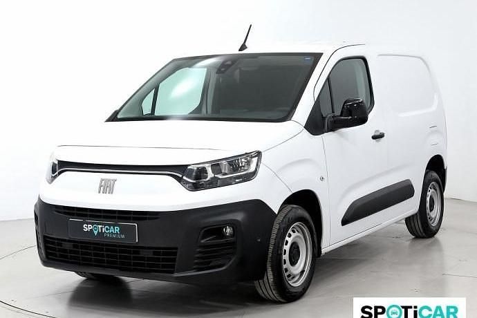 Usado Fiat Doblò 110 CV (80 kW) 2024 Blanco Monovolumen