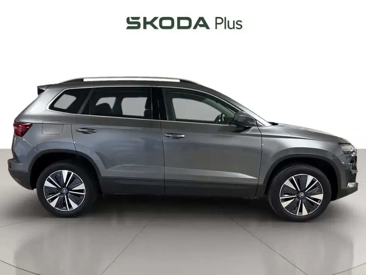 Usado Skoda Karoq Selection 150 CV (110 kW) 2025 Gris SUV