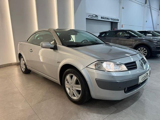 Usado Renault Mégane Cabriolet Dynamique 130 CV (95 kW) 2006 Beige Descapotable