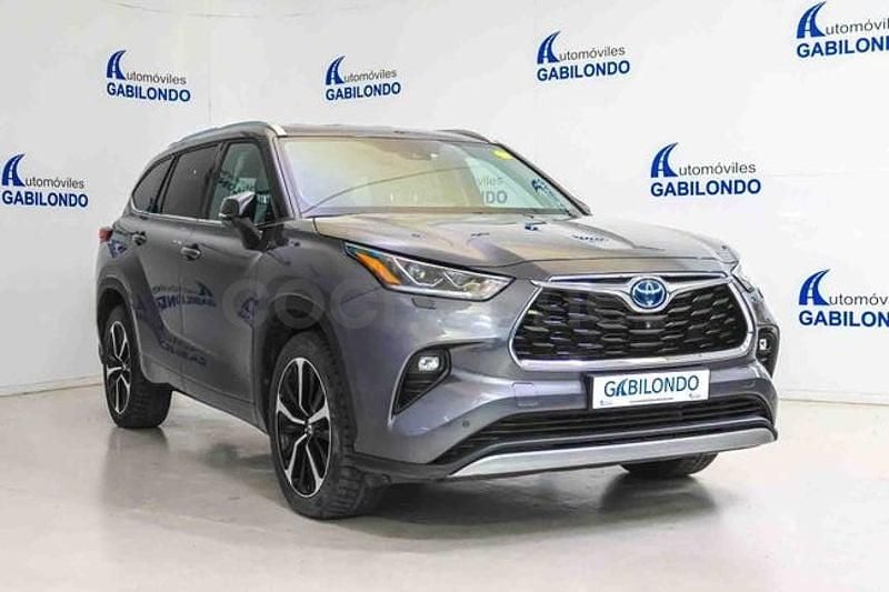 Usado Toyota Highlander Advance 246 CV (180 kW) 2021 Gris / plata SUV