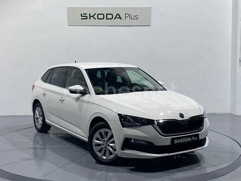 Blanco Usado 2023 Skoda Scala Selection Utilitario | 17.500 € (Super precio) - Imagen 1/4