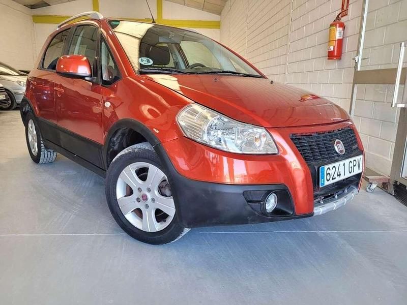 Usado Fiat Sedici Emotion 120 CV (88 kW) 2009 Burdeos SUV
