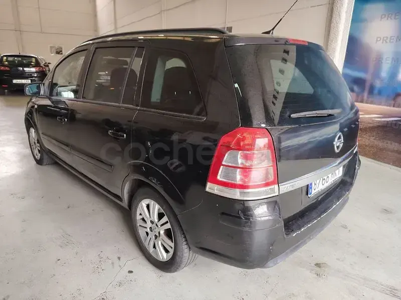 Usado Opel Zafira Family 125 CV (91 kW) 2012 Gris / plata Monovolumen
