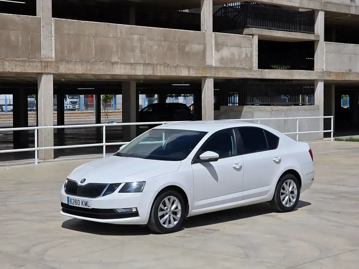 Usado Skoda Octavia 150 CV (110 kW) 2018 Blanco Utilitario