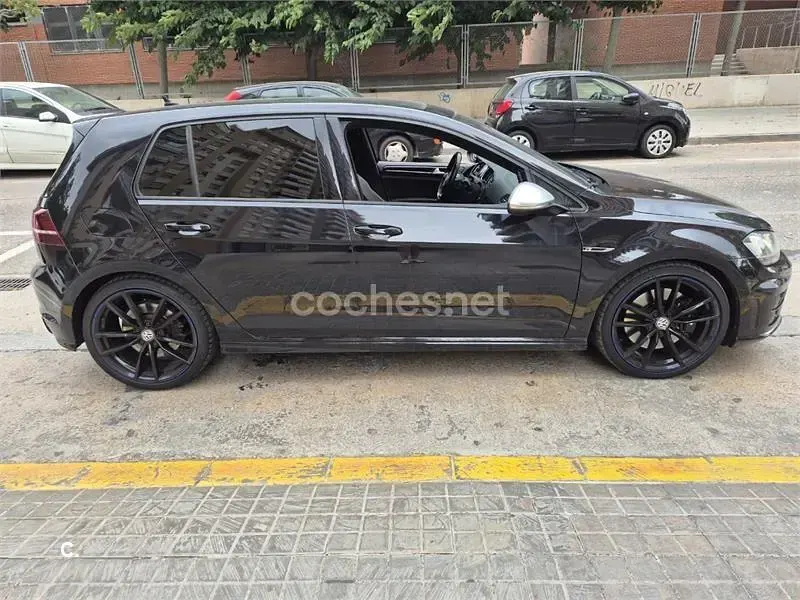 Usado VW Golf VII R 300 CV (220 kW) 2016 Negro Berlina