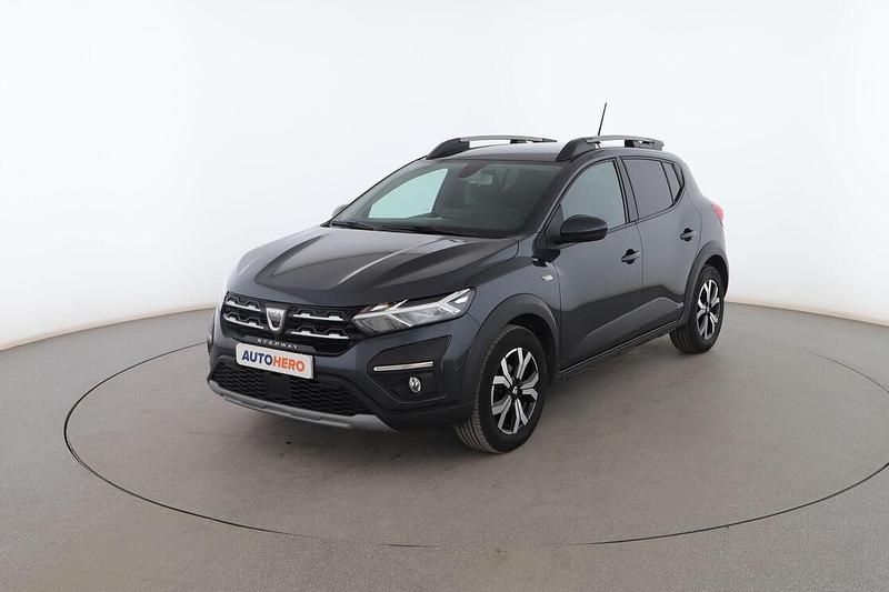 Gris Usado 2021 Dacia Sandero Comfort Utilitario | 14.199 € (Precio justo) - Imagen 1/3