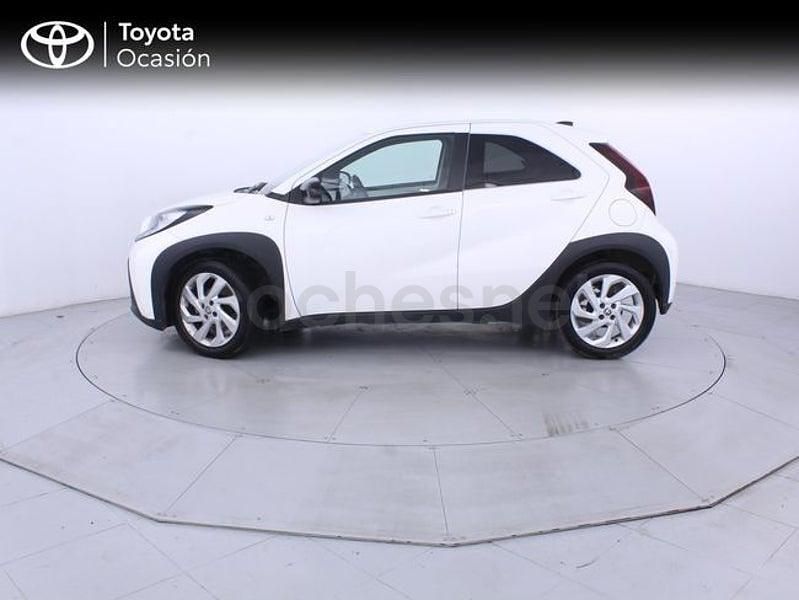 Usado Toyota Aygo X Play 72 CV (52 kW) 2025 Blanco SUV