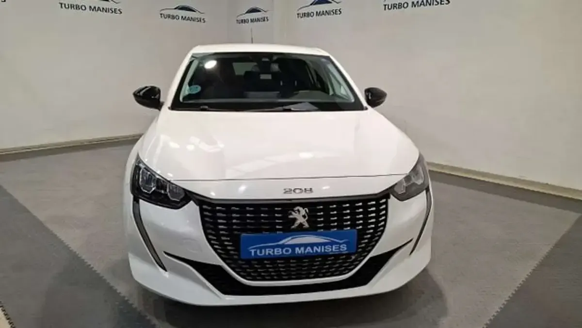 Usado Peugeot 208 Allure 102 CV (75 kW) 2023 Blanco Utilitario