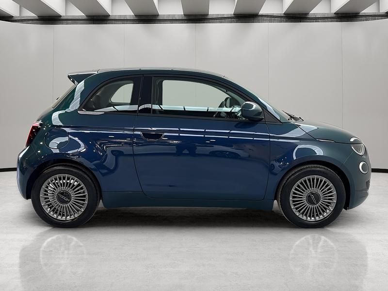 Nuevo Fiat 500 Dolcevita 70 CV (51 kW) 2025 Azul Utilitario