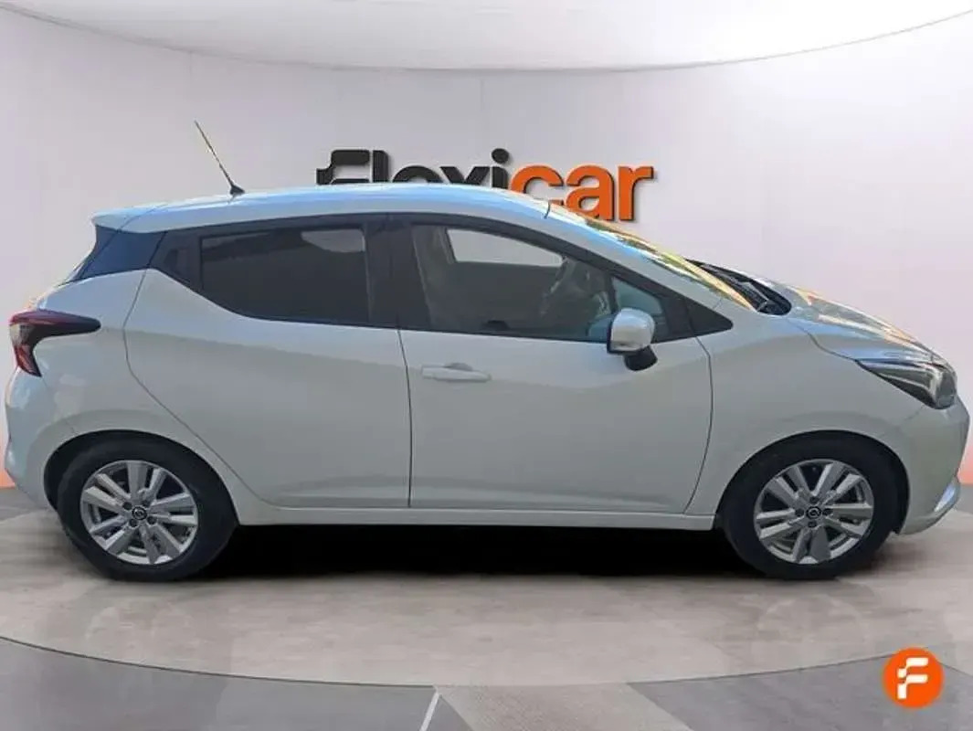 Używany Nissan Micra Acenta 117 KM (86 kW) 2020 Biały Hatchback