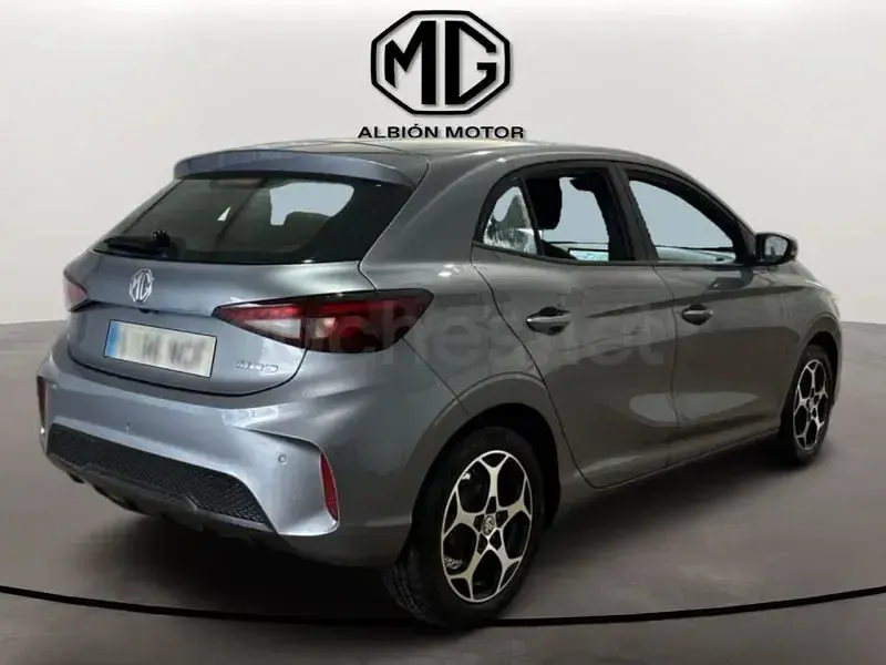 Usado MG MG3 Comfort 116 CV (85 kW) 2025 Gris / plata Utilitario