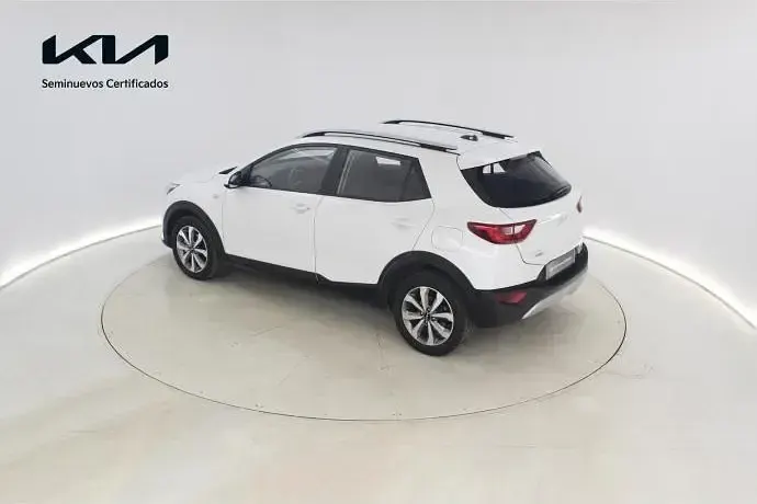 Usado Kia Stonic 100 CV (73 kW) 2025 Blanco SUV