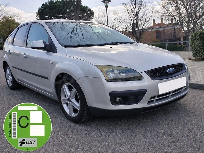 Usado Ford Focus Trend 125 CV (91 kW) 2007 Gris / plata Berlina