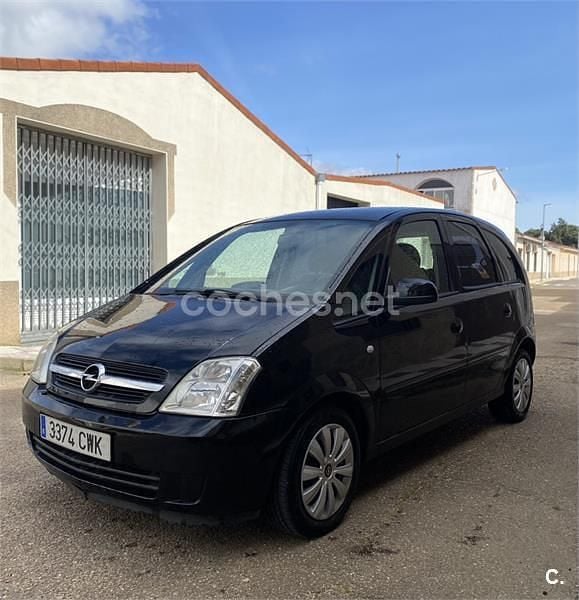 Usado Opel Meriva Enjoy 75 CV (55 kW) 2004 Negro Monovolumen