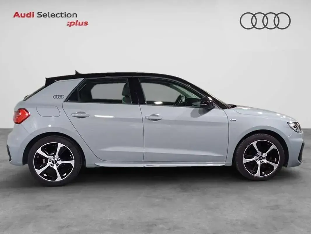 Usado Audi A1 Sportback Black Edition 110 CV (80 kW) 2022 Gris Utilitario
